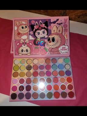 Cute Pink Multi-Color Eyeshadow Palette - Women Makeup